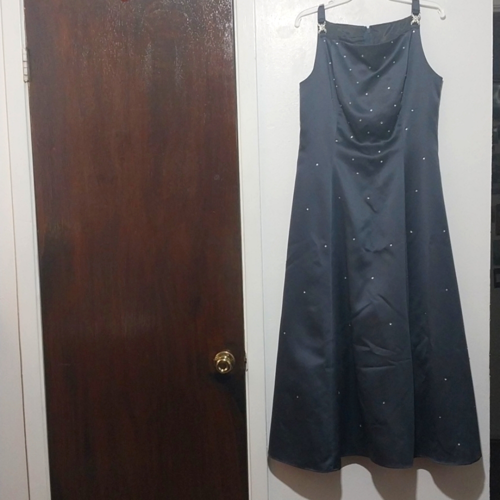 Best & Adam's Formal Grown size 14